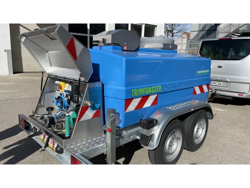 Trinkwassertank-Anhänger 2.400 Liter