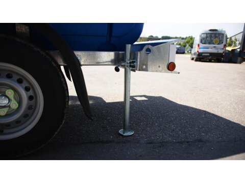 Wasserfass Anhänger 1.100 Liter – Straßenzugelassener PE-Wassertank für Bauhof & GaLaBau