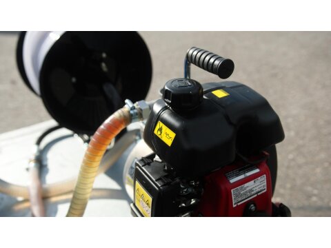 Wasserfass 1.100 Liter auf Transportgestell