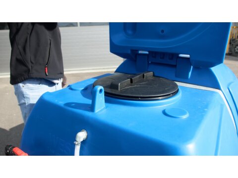 Wasserfass 1.100 Liter auf Transportgestell