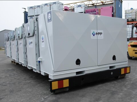 Tanklifter 10.000 Liter – Dieseltank Abrollrahmen mit 4 doppelwandigen IBC-Tanks