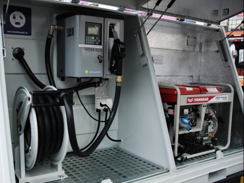 Tanklifter 10.000 Liter – Dieseltank Abrollrahmen mit 4 doppelwandigen IBC-Tanks